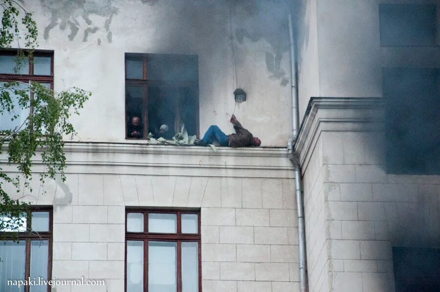 Что ждать 2 мая 2024. Одесса дом профсоюзов трагедия. Одесса 2 мая дом профсоюзов. Дом профсоюзов в Одессе 2 мая 2014. Пожар в доме профсоюзов в Одессе 2 мая 2014.