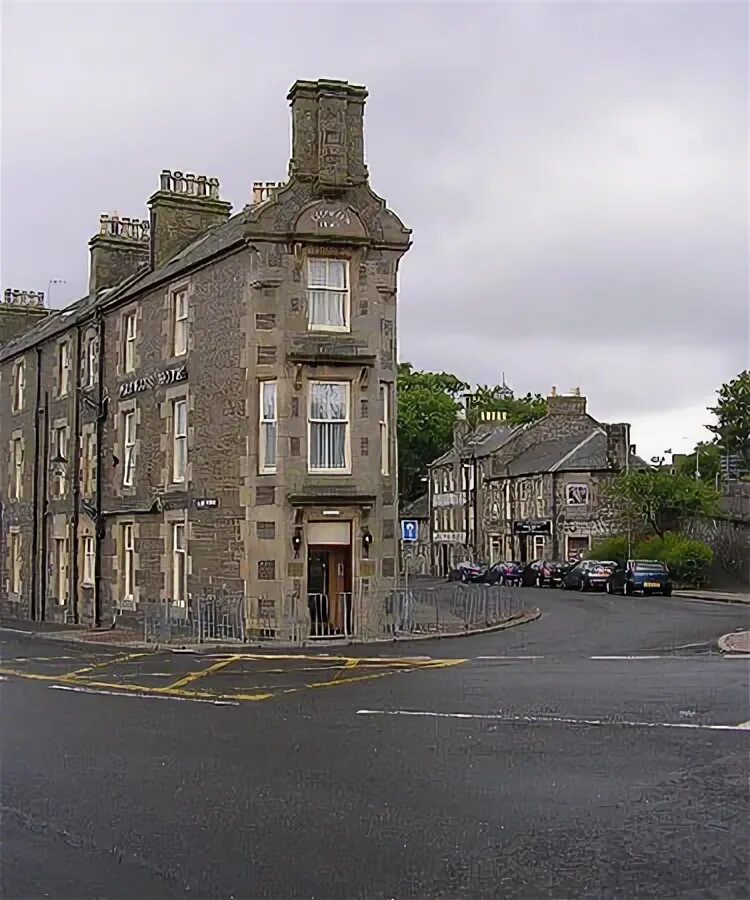 Эбенезер плейс шотландия. Улица эбенизер плейс в городке вик (шотландия). Длина самой короткой улицы в шотландии. Эбенезер плэйс улица. Эбенезер-плэйс в шотландии.