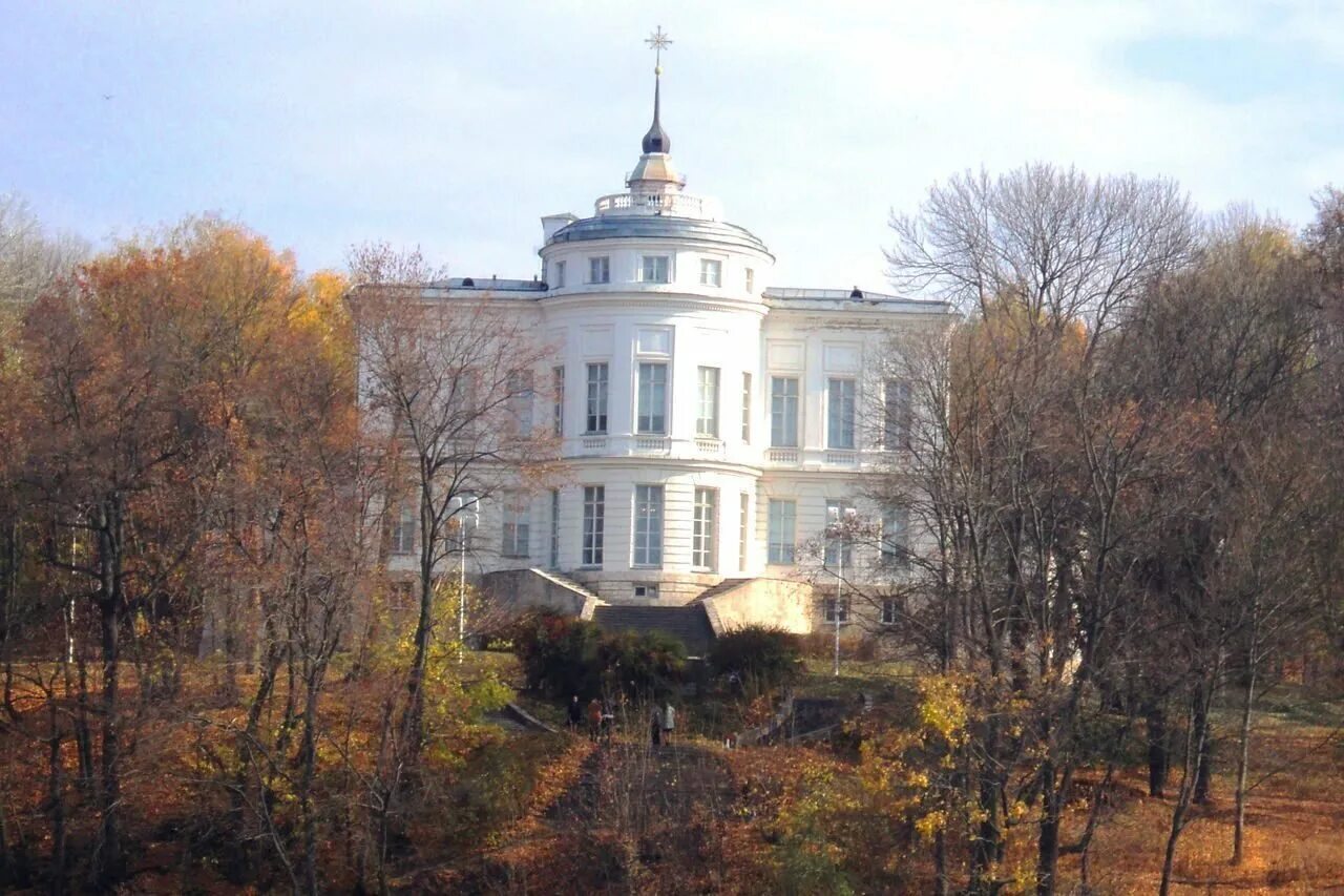 Богородицкий дворец музей. Усадьба Бобринских в Богородицке. Дворец графа Бобринского в Богородицке. Усадьба в Богородицке Тульской области. Усадьба графов Бобринских в Богородицке.