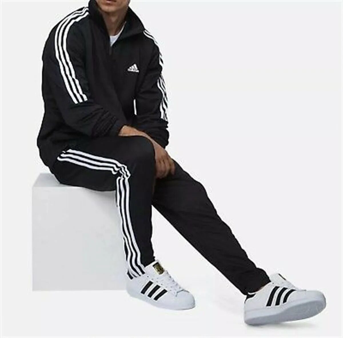 Адидас в полный рост. Костюм адидас ориджинал мужской. adidas 3 stripes спортивный костюм. спортивные костюмы adidas tiro. adidas rasta tracksuit.