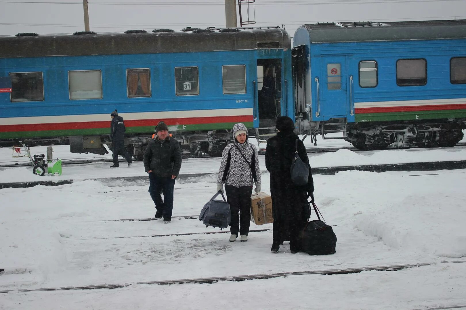 Поезд якутск новосибирск. Расстояние от якутии до кемерово. Поезд нижний бестях. Новосибирск якутск поезд. Поезд якутск новосибирск.