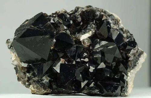 Купить Морион, кристалл с породой 205,39 в интернет-магазине "Долина Камней"