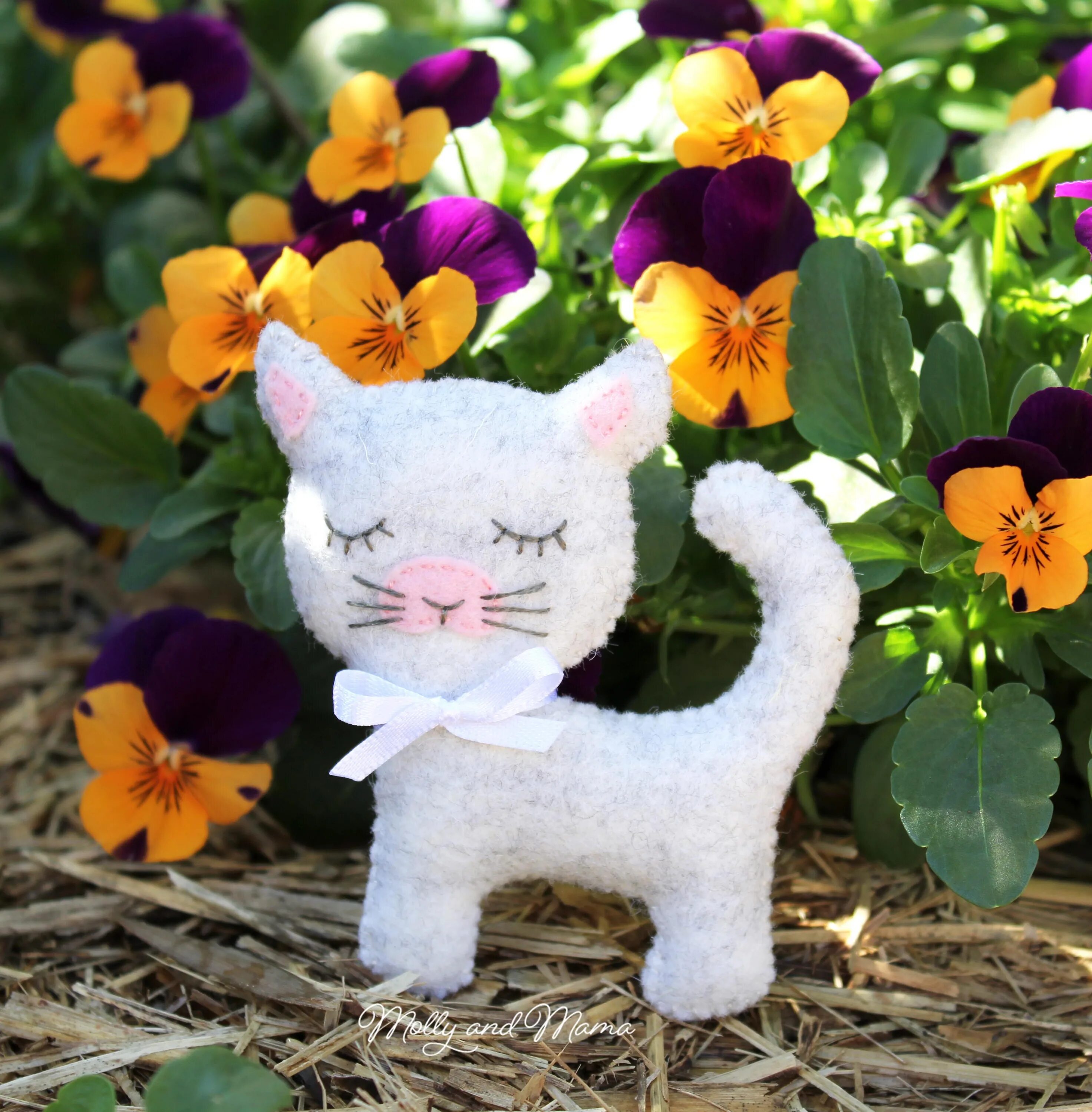 Котик из фетра. Игрушки из фетра. Как сделать кота из фетра. Мордочка котика из фетра. Игрушка из фетра "кот".