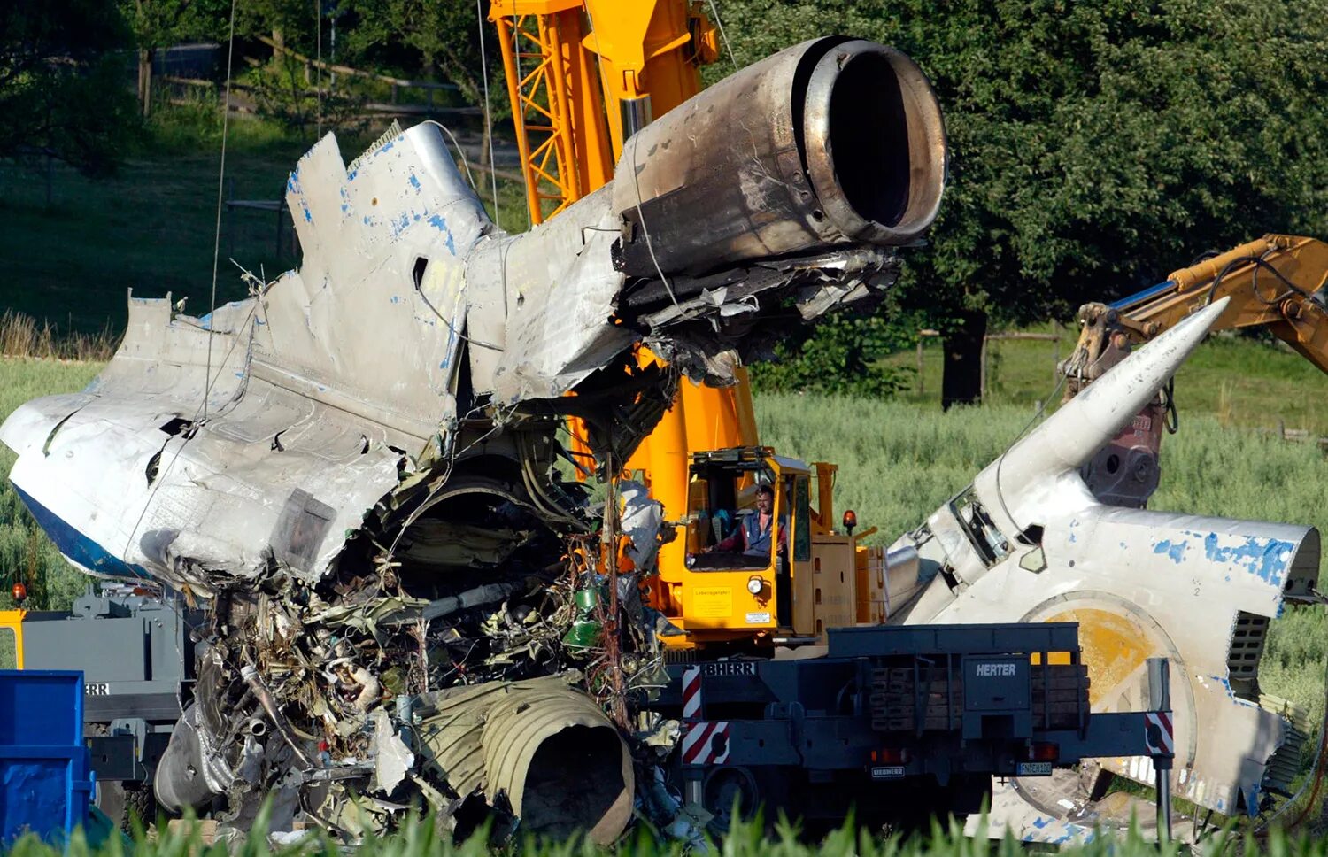 Боденское озеро 2002 авиакатастрофа. Ту 154 над Боденским озером. 2002 Год столкновение самолетов над Боденским озером. Авиакатастрофа 2002 башкирские авиалинии.