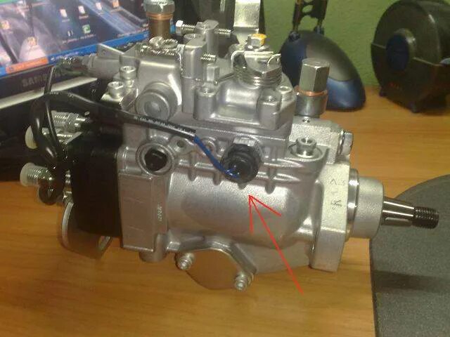 2lte toyota датчик тахометр тнвд. Тахометр на тнвд. Тахометр на тнвд. Датчик вращения тнвд 3ст. Датчик тахометра ленд крузер 80.