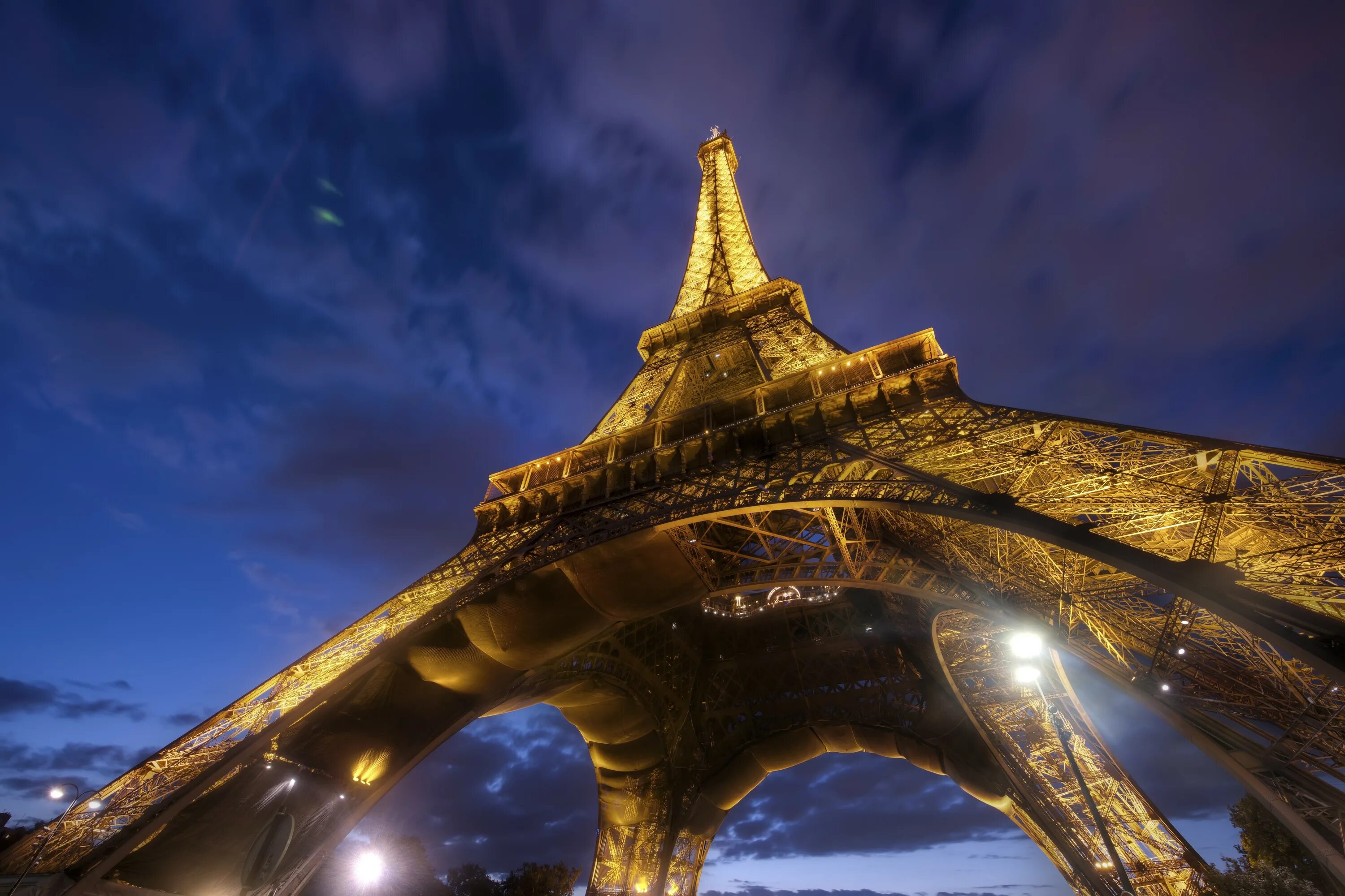 Красивые картинки. Франция Париж Эйфелева башня. Эйфелева башня. Г. А. Эйфель. Телевизор Liberton d-led 3225 ABHDR 32". Эйфелева башня 4к.