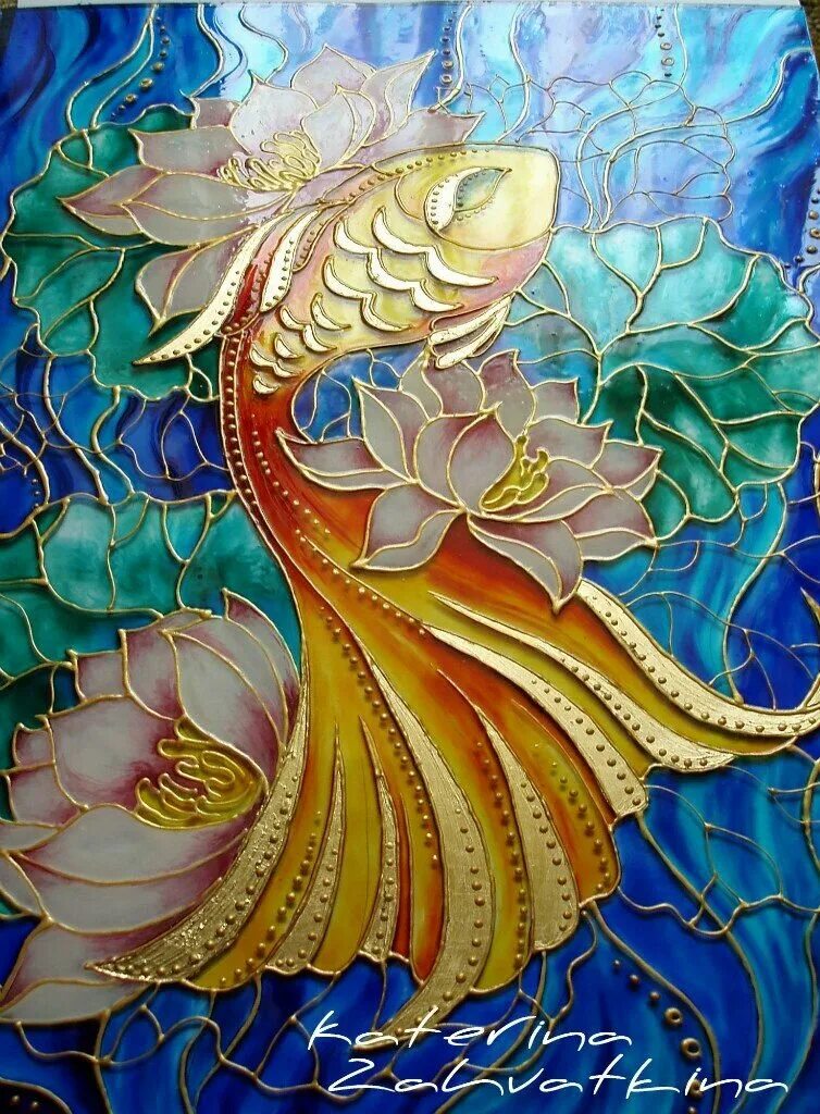 Витраж золото. Панно золотая рыбка. Витражные краски на стекле. Витражи тиффани с жарптицей. Витраж тиффани кухонный фасад.