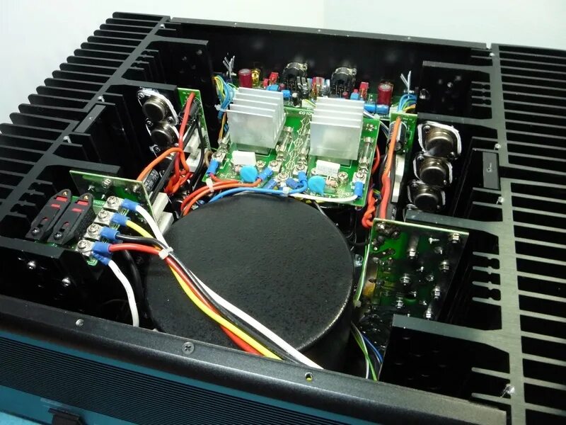 Adcom volgmed. Adcom gfa-565. adcom gfa-5500. adcom 5802. adcom gfa 5300.
