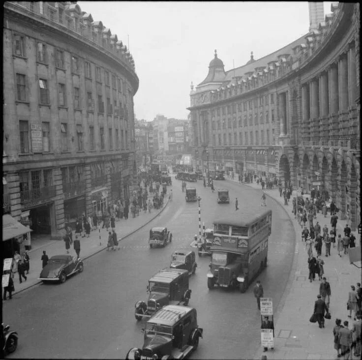 Лондон 1942 год. Фото Лондона 1942 год. Бордюр Пикадилли.