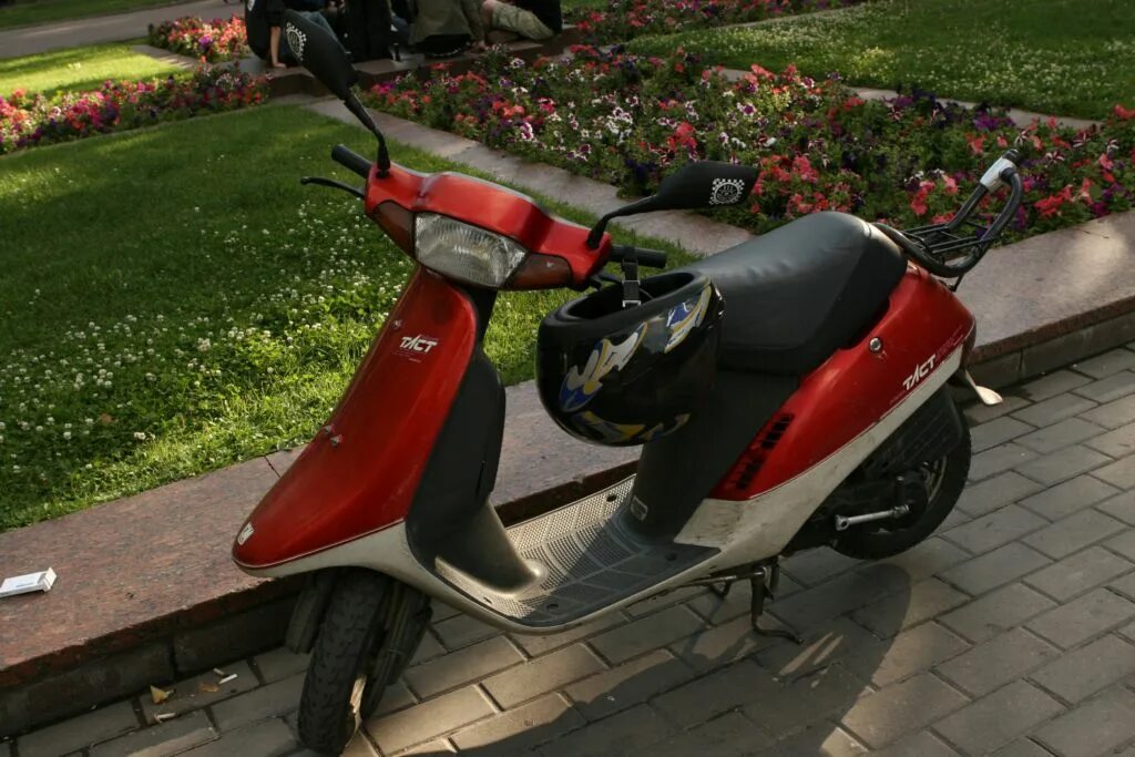 Скутер honda tact