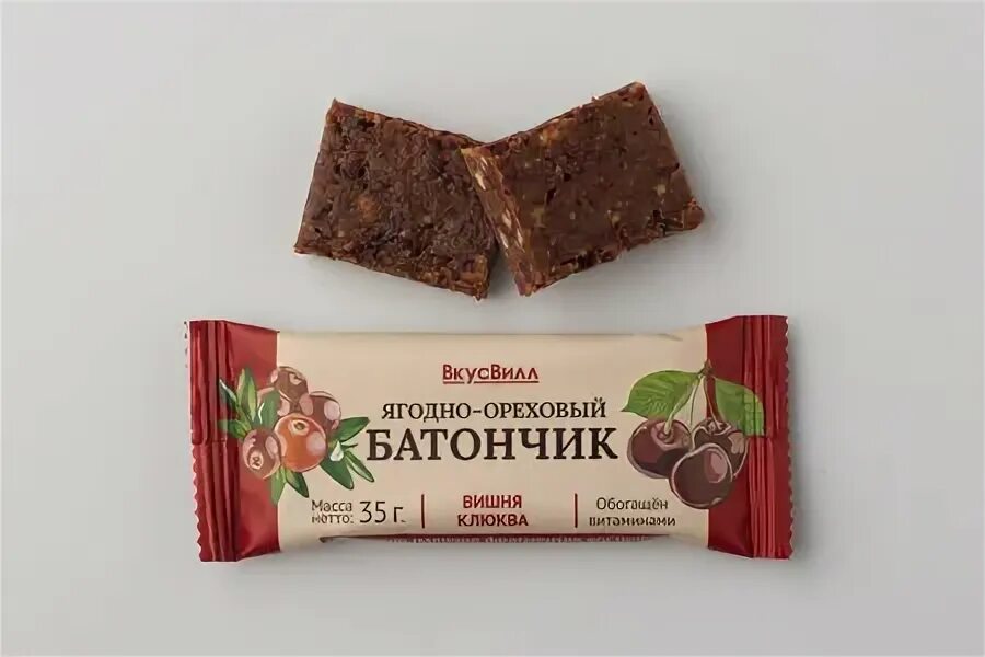 Мюсли фрутилад. Ягодный батончик. Батончик с ягодами. Батончик фито фрут лесные ягоды. Злаковый батончик с клубникой.