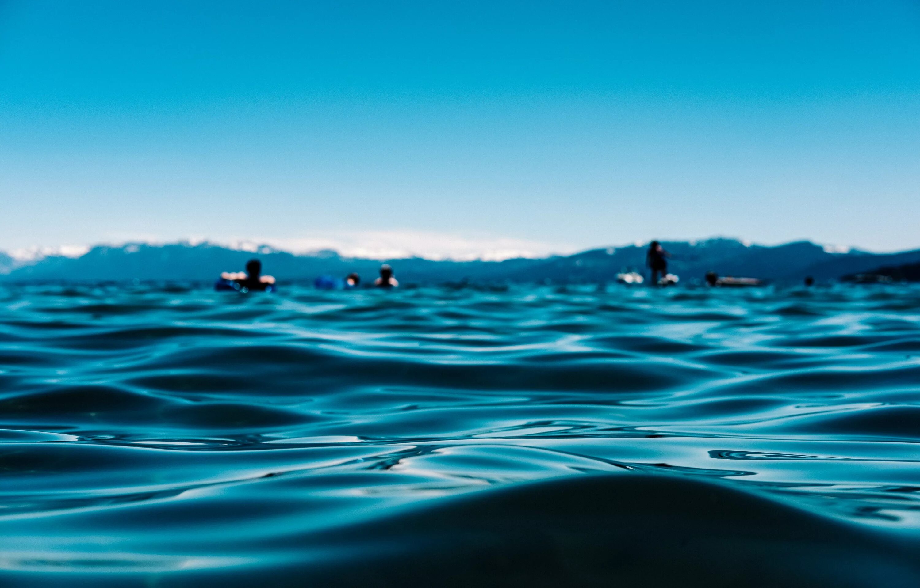 Вода первый горизонт. Море вода. Поверхность океана. Поверхность моря. Волны на воде.