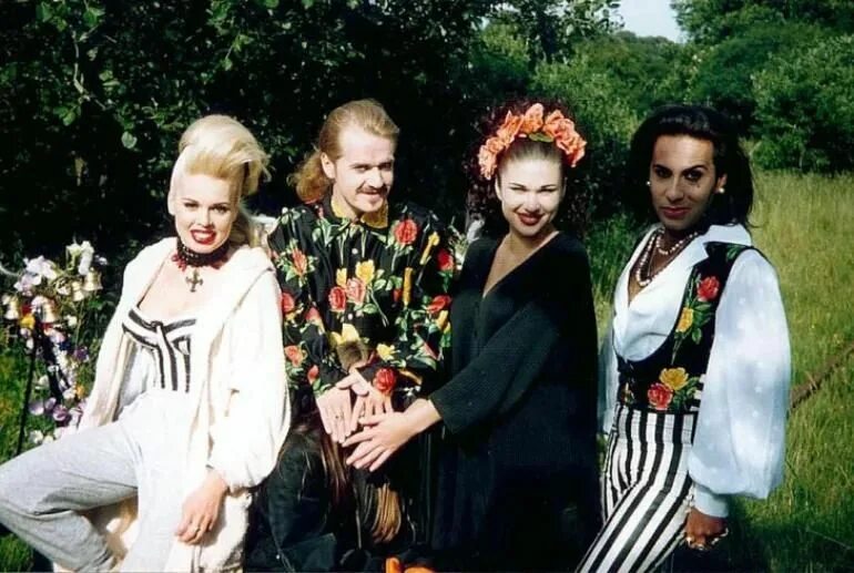 Carry my urn to ukraine перевод песни. Army of lovers. Группа АРМИ оф лаверс. Army of lovers сейчас 2020. Army of lovers 1990.