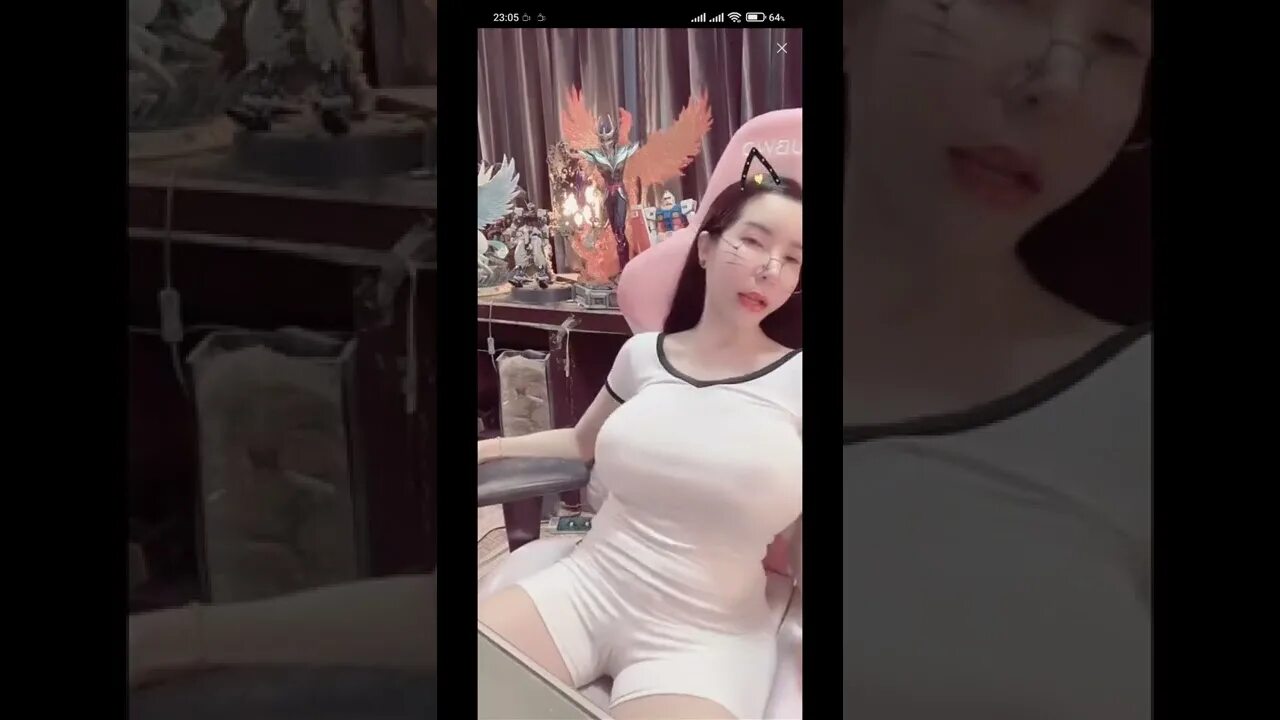 Live streaming cewek. Manhwa tete Gede sexy basah.