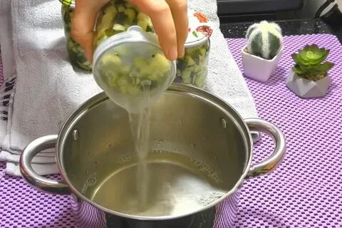 Мариновать огурцы в кастрюле