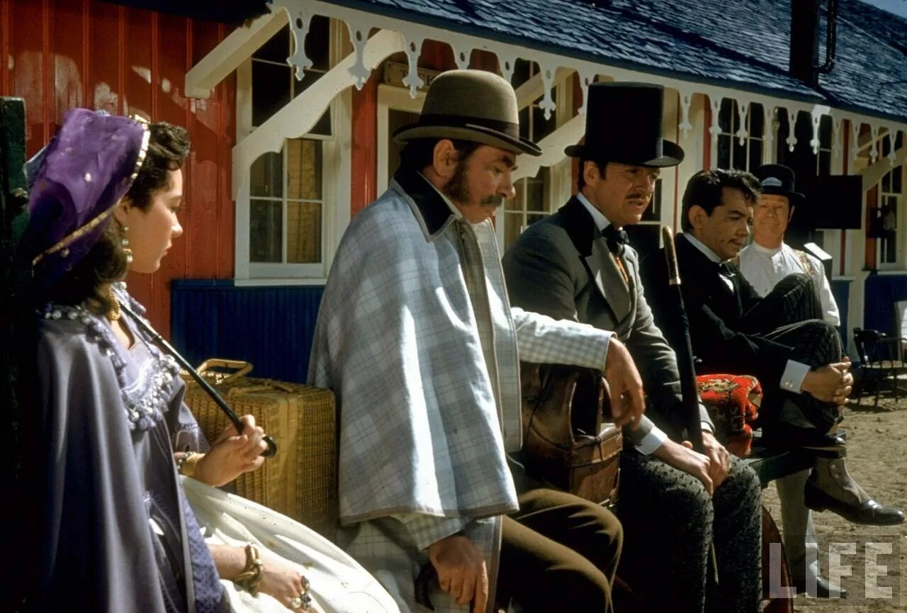 Around the world in eighty. Around the world in 80 days 1956. вокруг света за 80 дней мисс ауда. кругосветное путешествие за 80 дней. around the world in 80 days film phileas.