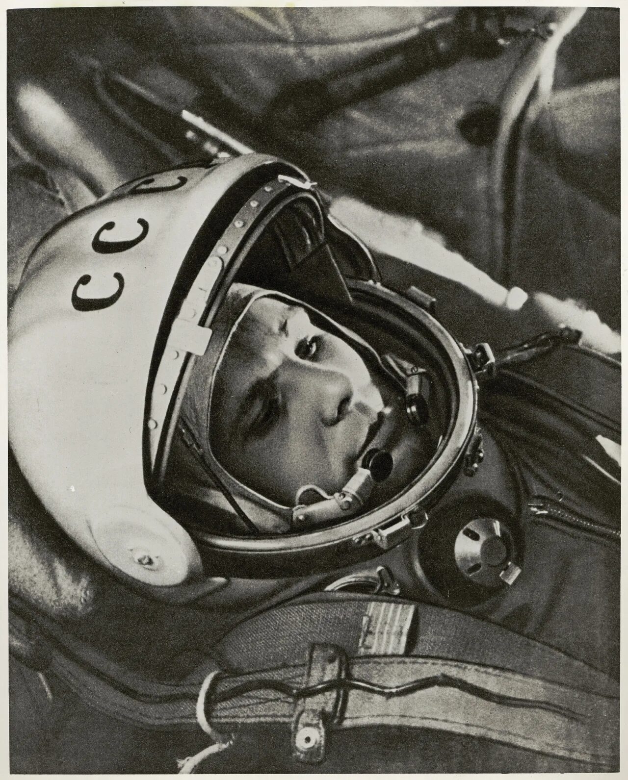 Гагарин первый в космосе на каком корабле