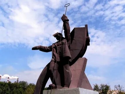Памятник стали