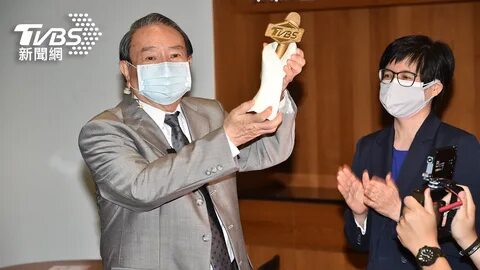 看 他 氣 象 長 大 的" 傳 奇 主 播 任 立 渝 退 休 了 │ TVBS 新 聞 網 