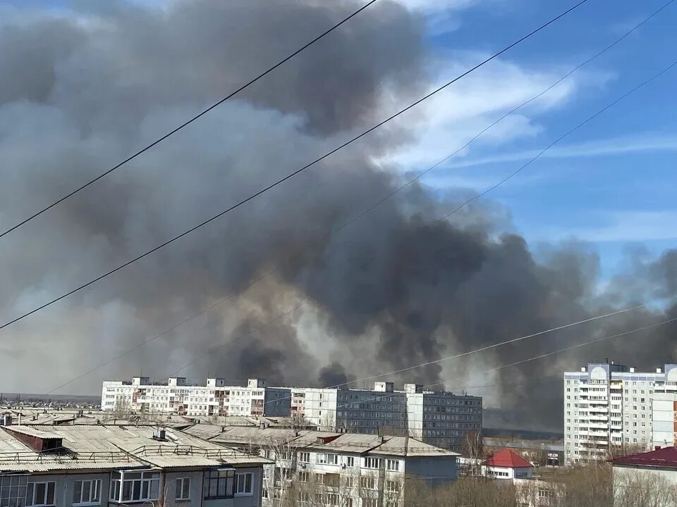 Омск пожар сейчас. Пожар в омске сейчас в амуре. Пожар омск 2022. Омск пожар сейчас. Омск пожар сейчас.