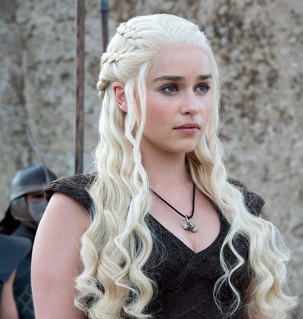 Вилде зейнер и эмилия кларк. Дейенерис таргариен. Эмилия кларк дейнерис. Дейнерис таргарипн эмилия коарк. Эмилия кларк кхалиси.