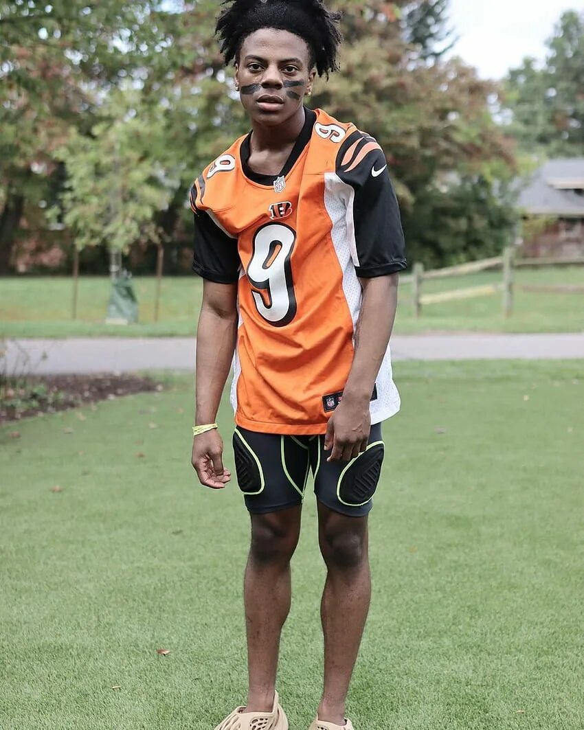 Ishowspeed рост. Ishowspeed мемы. Ishowspeed рост. Ishowspeed рост. Ishowspeed на аву.