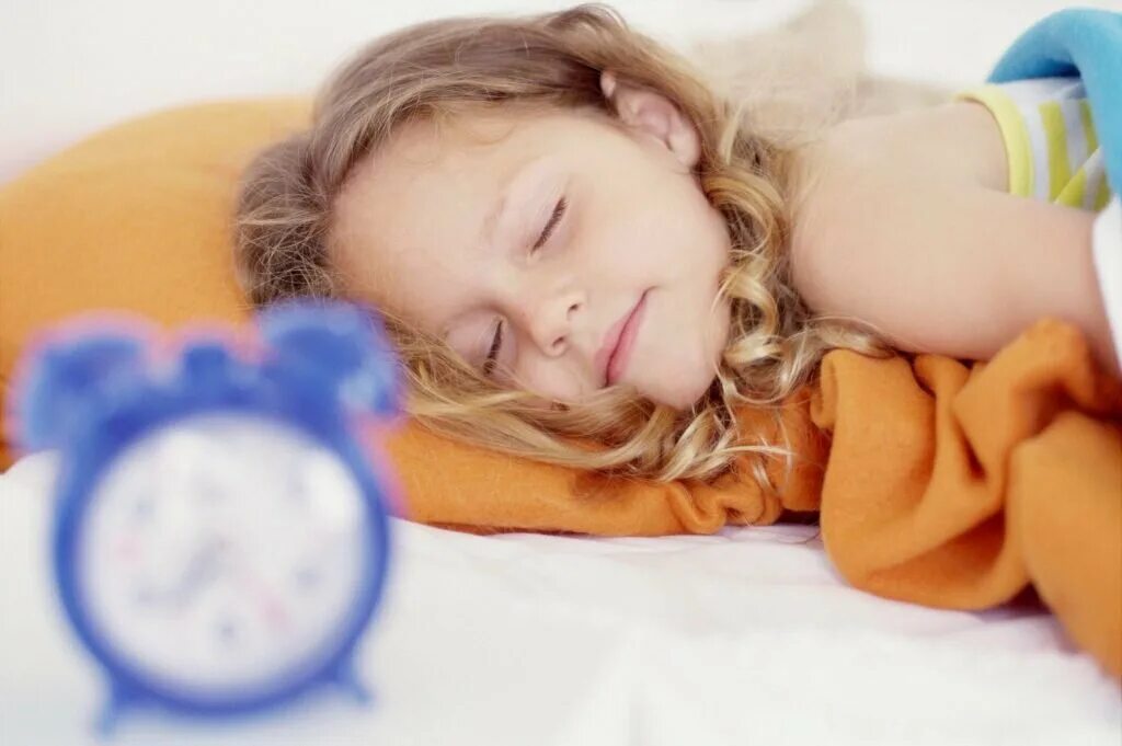 Здоровый сон ребенка. Полноценный сон детей. Сон для детей дошкольного возраста. Дети спят в школе