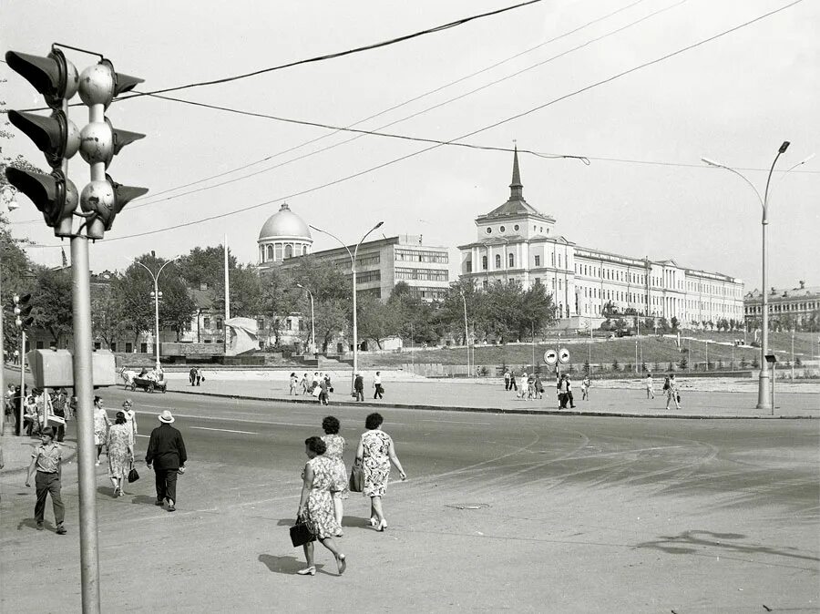 курск 70 е годы. площадь перекальского курск ссср. курск 80-е. курск 90-х. радищева 80 панорама.