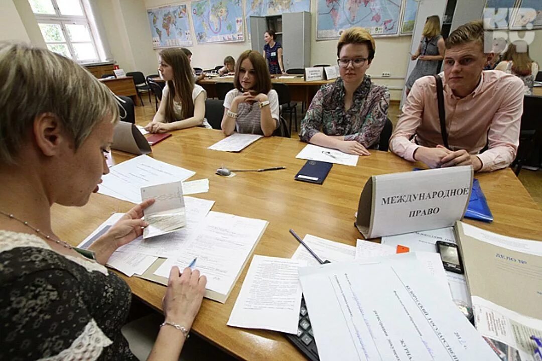 Поступить в институт вступительными экзаменами. Поступление в вуз. Подача документов в вуз. Недобор в вузах. Прием документов в вузы.