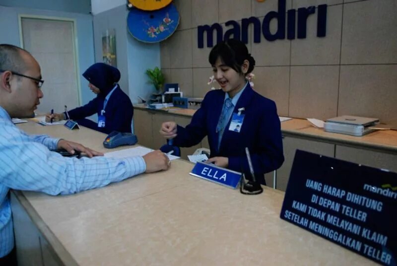 Pegawai bank ntt. Bank Teller Thailand. Mandiri Business.