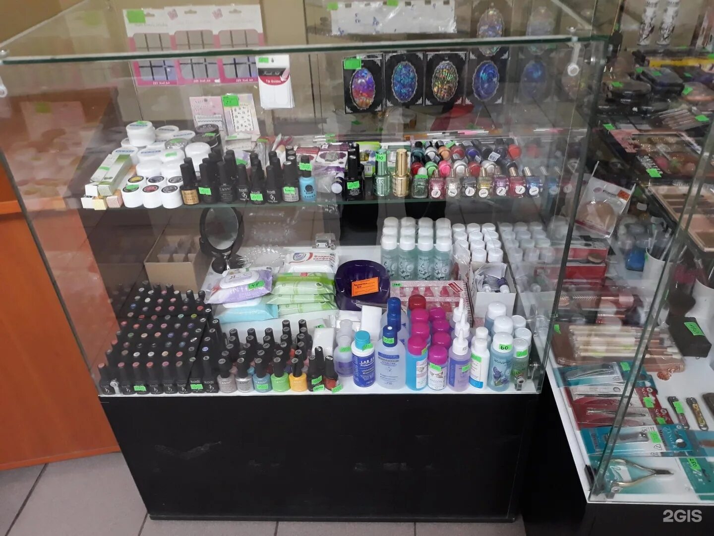 где магазин лак. выкладка гель лаков. магазин гель лаков для ногтей. лаки лаки владивосток. расходные материалы для маникюра.