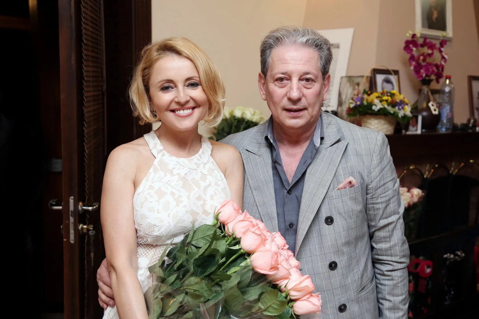 Родители анжелики варум. Родители анжелики варум. Дочь анжелики варум и агутина. Агутин и варум. Жизнь анжелики варум.