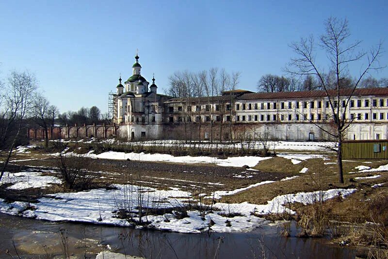 Спасо суморин монастырь тотьма. Тотьма вологодская область спасо-суморин монастырь. Спасо-суморин монастырь в городе тотьма. Тотьма монастырь спасо-суморин собор вознесения. Спасо-суморин монастырь в городе тотьма.