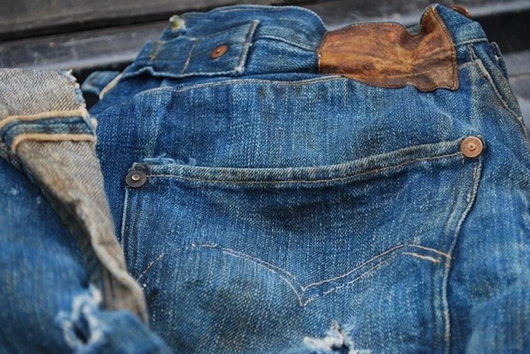 Levis Vintage Clothing джинсы. Первые джинсы левайс. Джинсы мужские синие деним Levis 501. Levi Strauss Jeans 19 век. Четверо джинсов