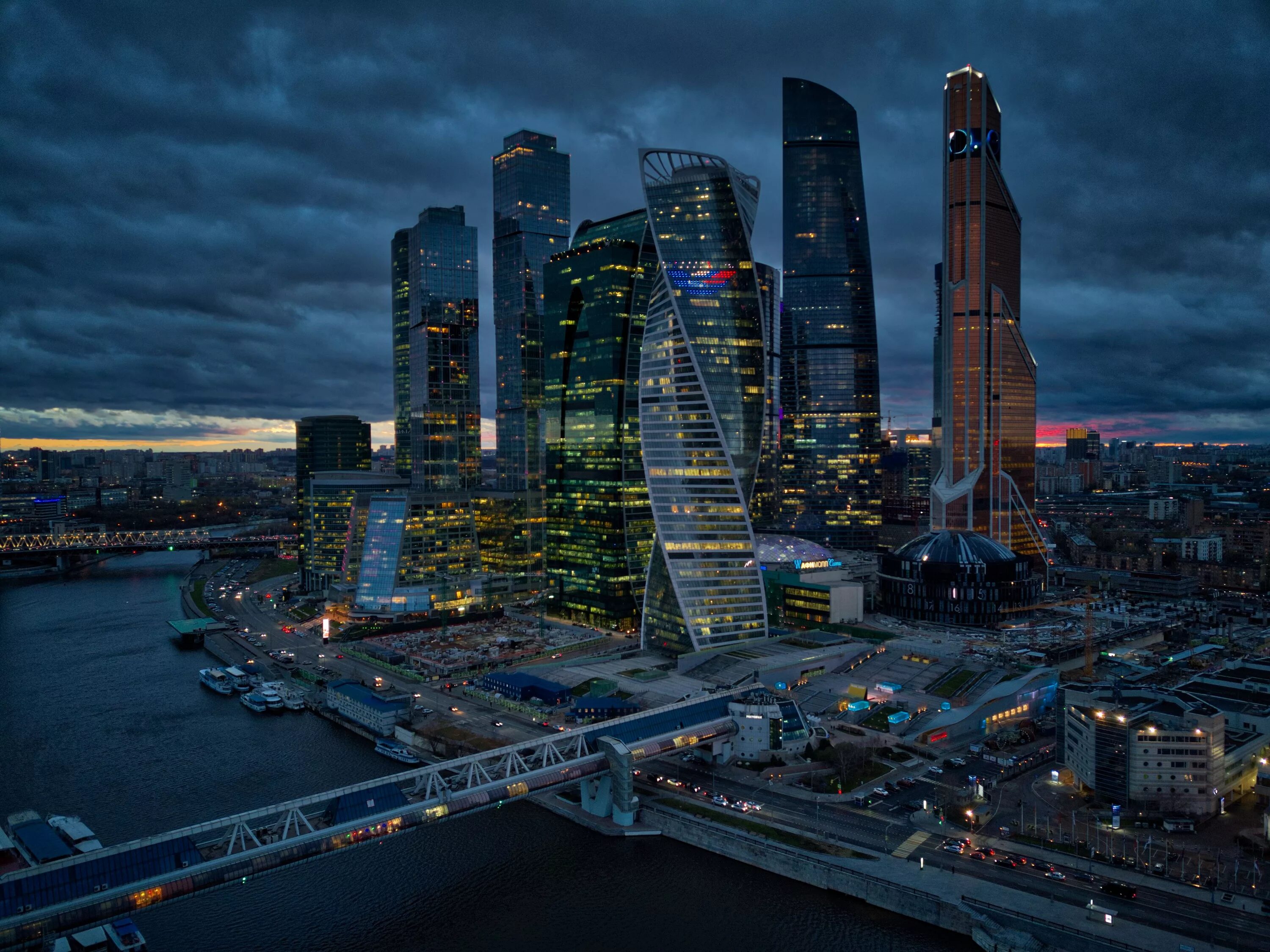 Картинка сити. Москва Сити 8к. Москва Сити 4к. Вид с Москоу Сити. Москва Сити 2001.