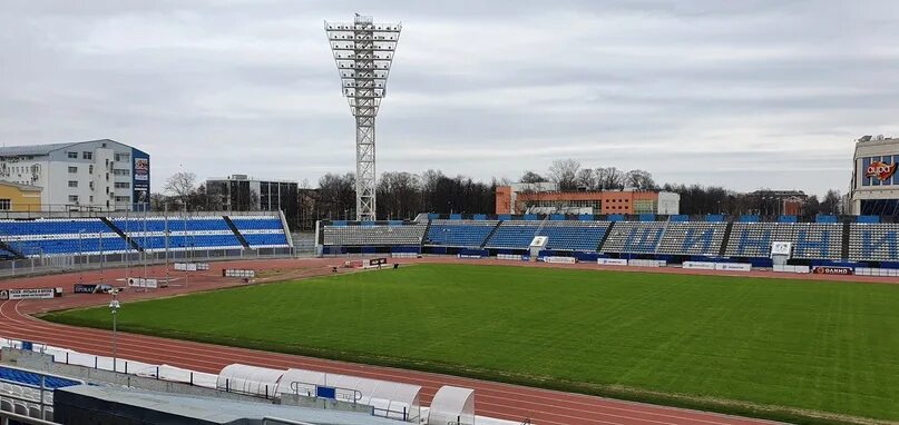 Стадион в ярославле. Стадион ФК Шинник Ярославль. Арена Шинник Ярославль. Стадион Шинник Воронеж. Стадион Шинник Ярославль реконструкция.