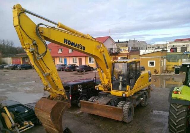 Komatsu pw210-1. Коматсу экскаватор колесный. Komatsu pw 200-7. Колесный экскаватор Комацу 210. Полноповоротный экскаватор бу