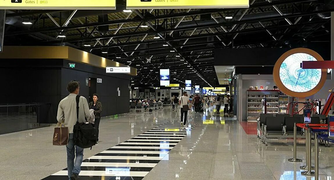 Выход на посадку шереметьево терминал b в 103. Шереметьево терминал b. План аэропорта шереметьево с терминалами. Шереметьево b выход. Аэропорт шереметьево терминал д схема.