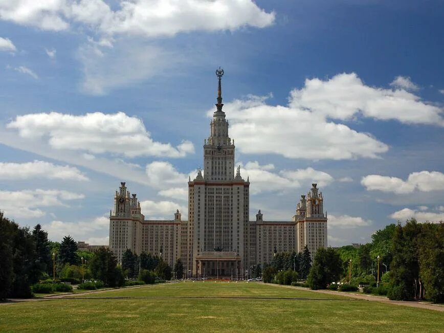 Индекс мгу. Сталинские высотки МГУ. Московский государственный университет имени Ломоносова. Москва высотка МГУ. Главное здание МГУ.