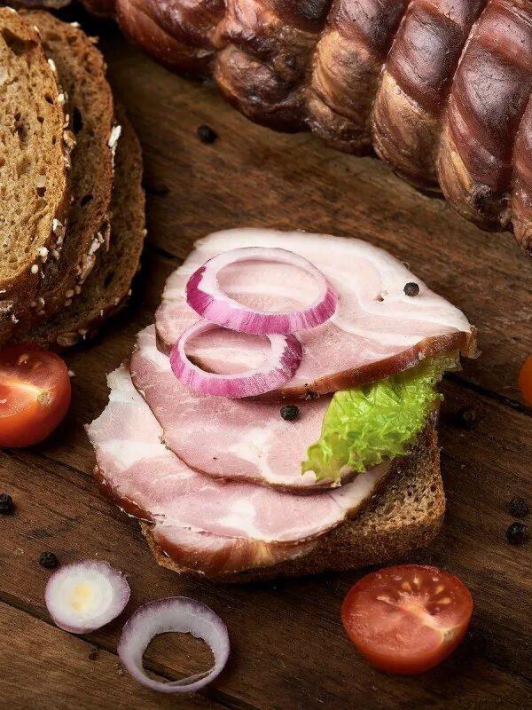 Мясо и хлеб магазин. Мясной хлеб. Магазин хлеб и мясо курган. Хлеб да мясо. Мясо и хлеб.