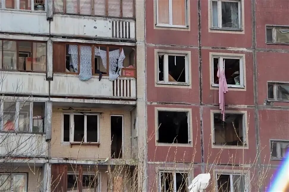 Подмосковье бомбят. Подмосковье бомбят. В ступино взорвался газ 2022. Краснодар бомбят завод 2024. Застолье в деревне.