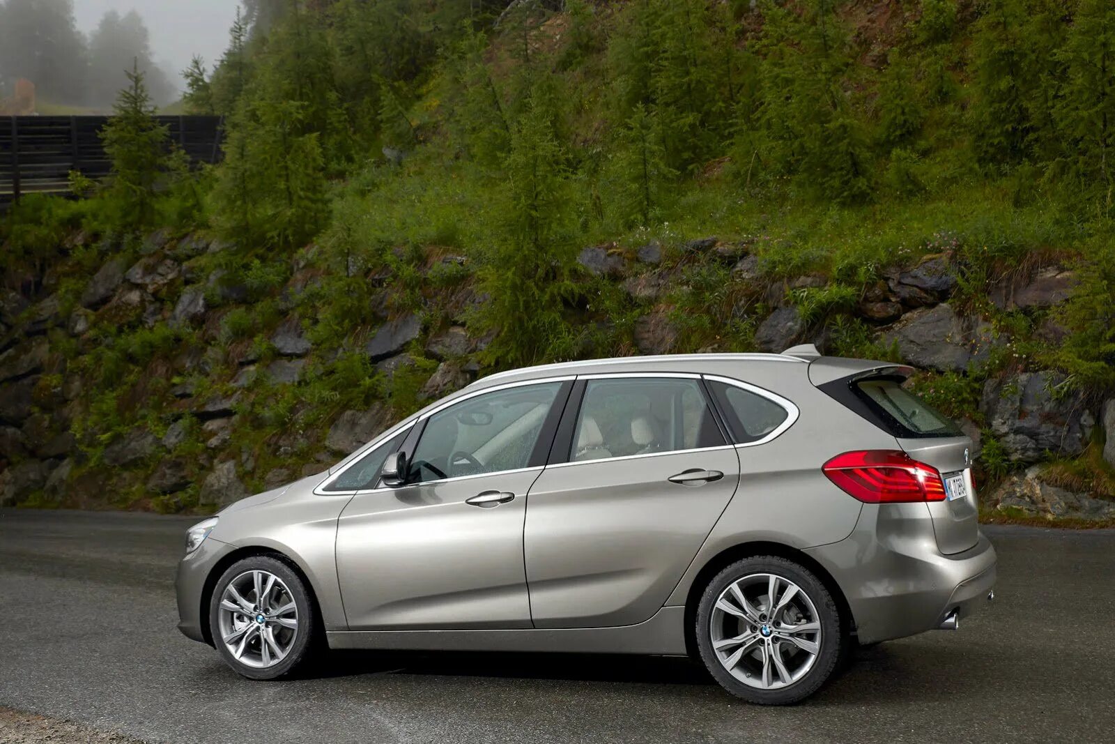 BMW Active Tourer. BMW 2-Series Active Tourer 2015. Bmw 2 series active tourer