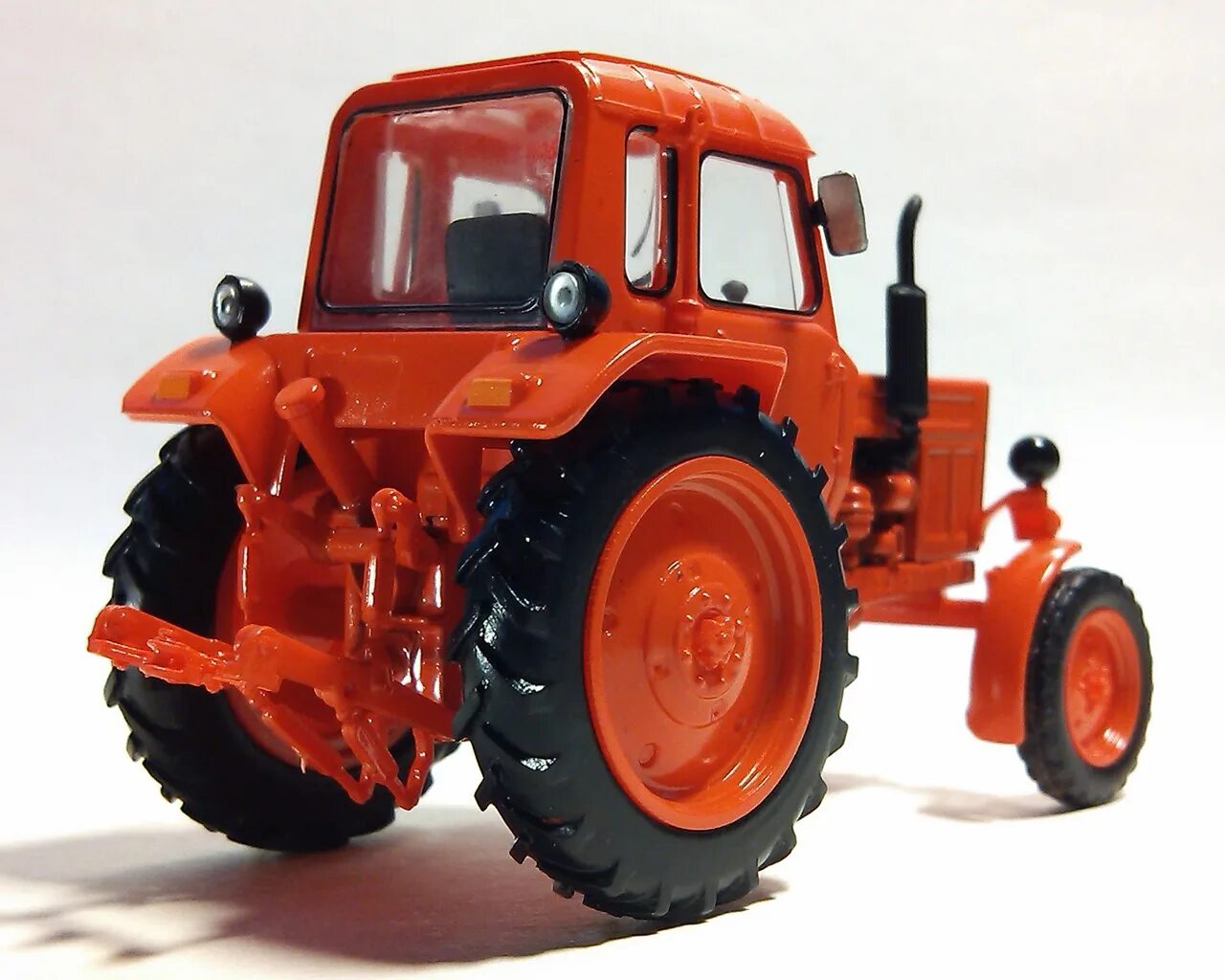 Купить модель беларусь. Модель красный трактор МТЗ-80. МТЗ 80 красный модель. Игрушечный трактор МТЗ 80 Беларус. Трактарэмтз80игрушчный.