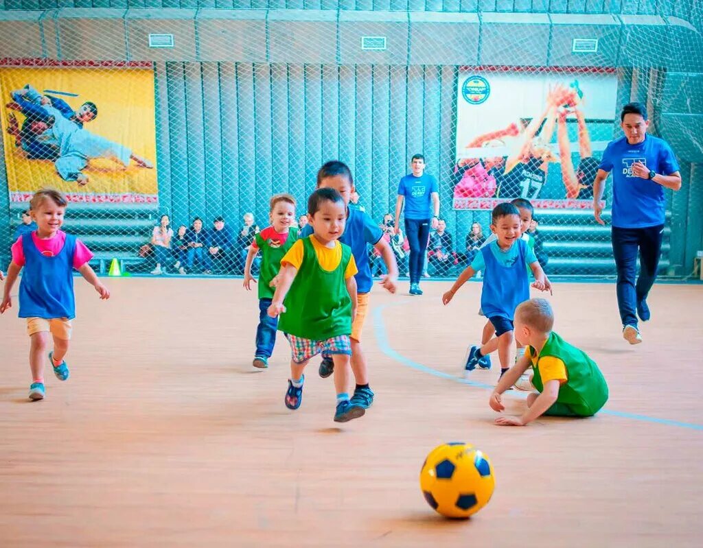 Детский сад 14 костанай. Детское в костанае. Детский футбол. Футбол дети. Детский дом малютки дельфин костанай.