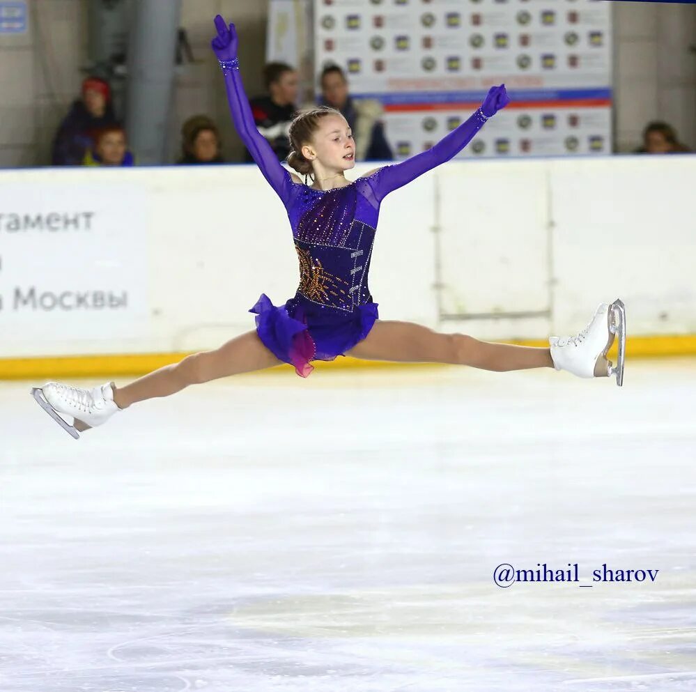 Саша трусова юниорка. Соревнования по фигурному катанию. Произвольная базылюк сегодня. Цска в благовещенске фигурное катание. Произвольная базылюк сегодня.