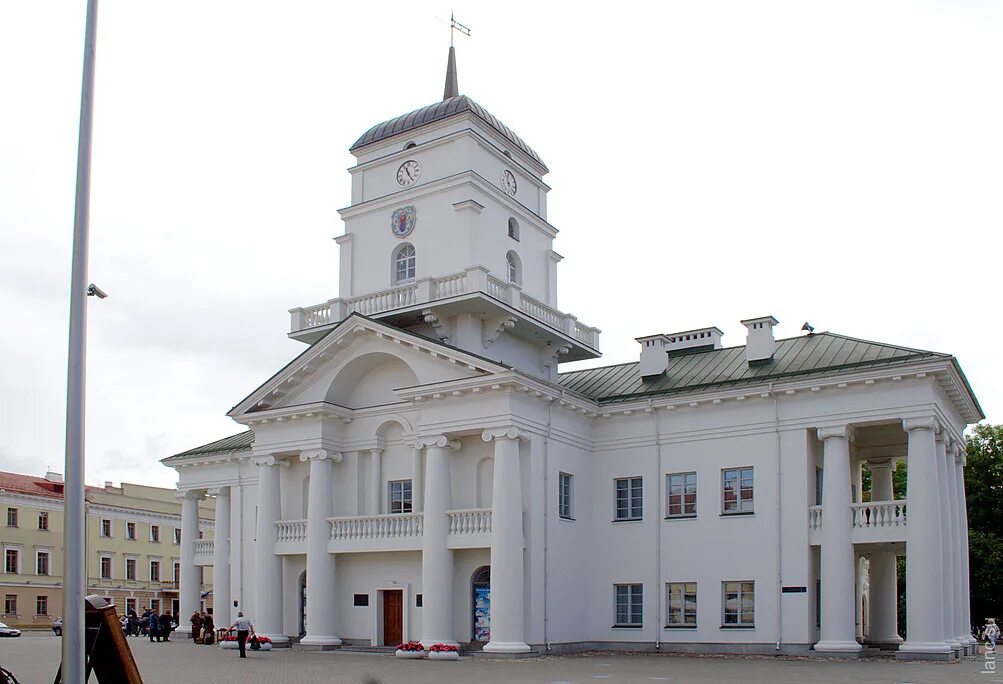 Минск площадь свободы, ратуша. Черновцы городская ратуша. Верхний город минск. Минск достопримечательности ратуша. Минская городская ратуша.