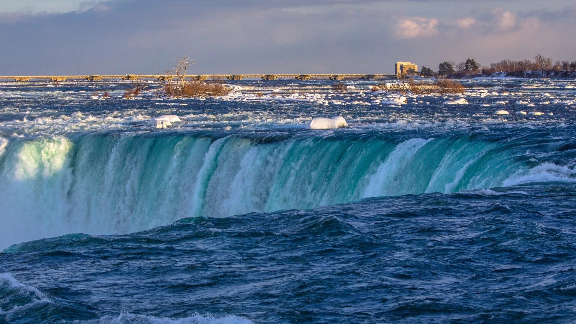 Ниагарский водопад. Канада водопад Ниагара. Ниагарский водопад (Ниагара-Фолс, провинция Онтарио). ФОТОФОТО Ниагарский водопад.