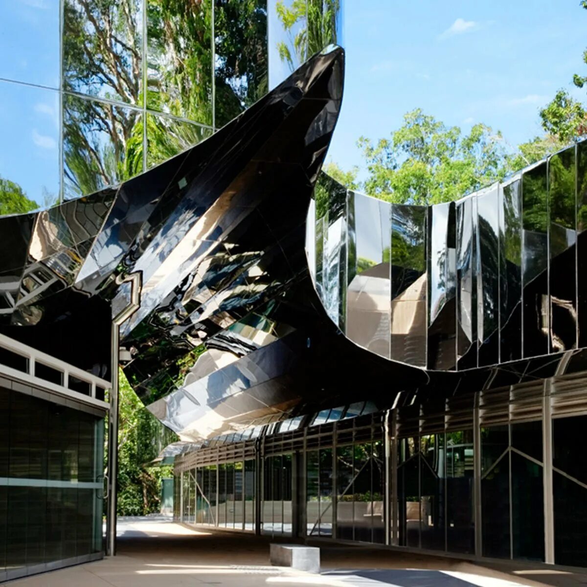 Фаршид муссави архитектура. Зеркальные здания. Peter pichler architecture домики на деревьях в лесу доломитовых альп, италия. Зеркальные здания. Стеклянное здание.