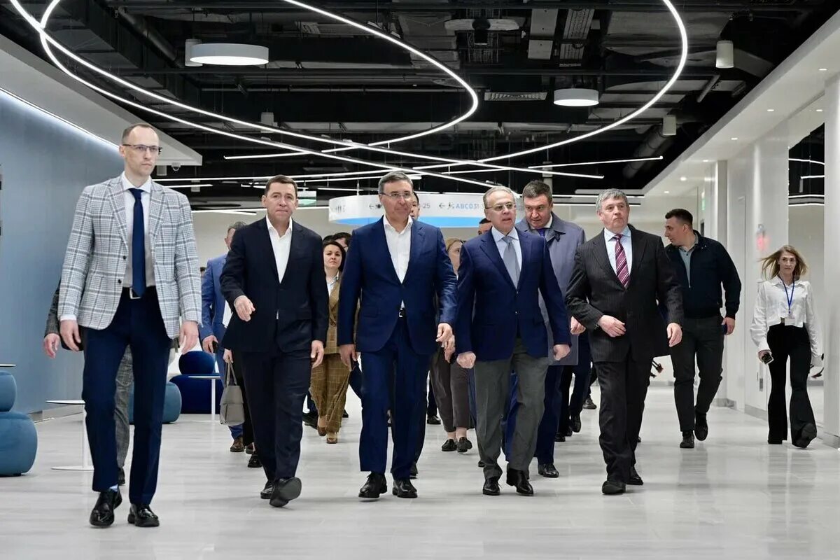 Урфу 2025. Кампус урфу екатеринбург. кампус уральский федеральный университет.