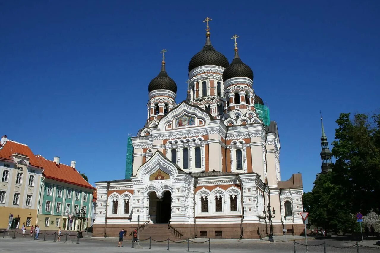 Эстонская православная церковь московской. Эстонская православная. Эстония православная церковь. Эстонская православная церковь московской. Эстонская православная.